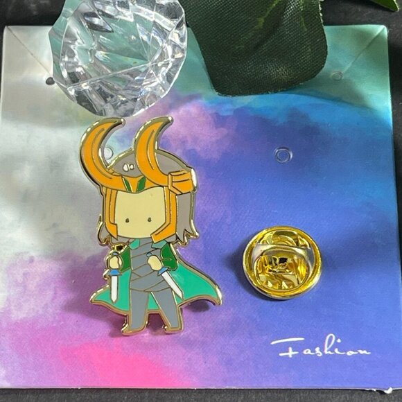 Loki Villain Lapel Pin Avengers Crown Thor Brooch Pin Accessories Jewelry Badge - Picture 2 of 9